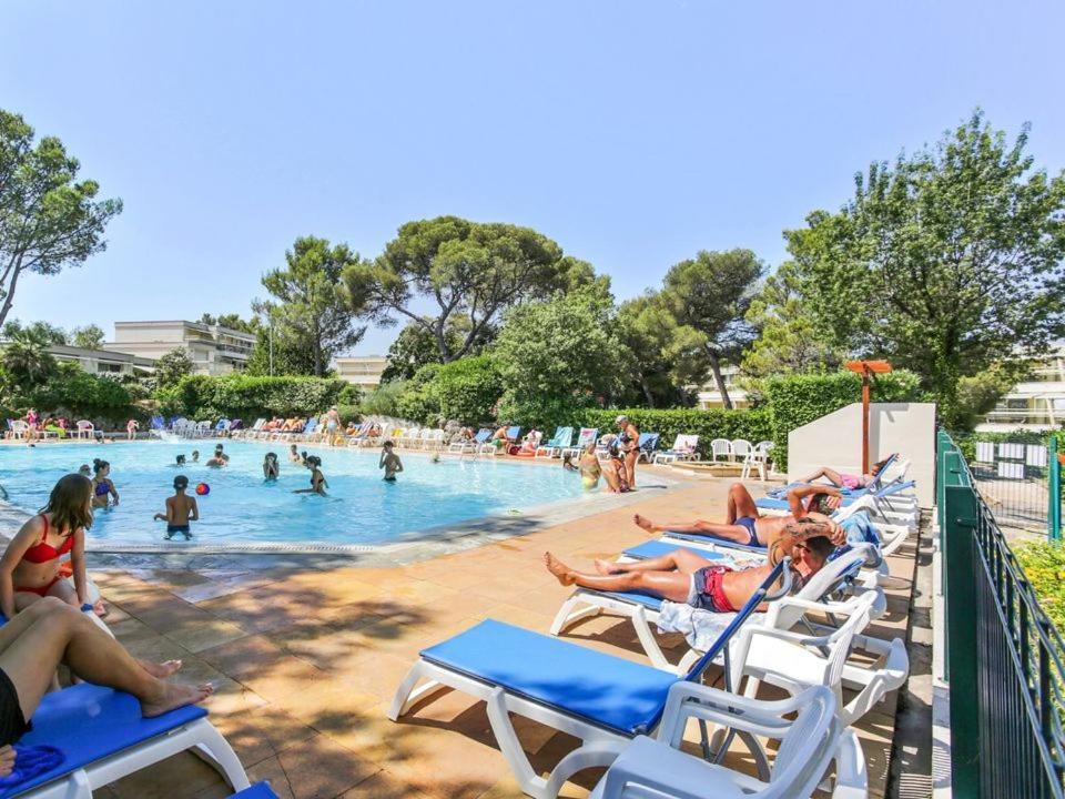Residence Pierre Et Vacances De La Corniche D'Or Saint-Raphaël Екстериор снимка